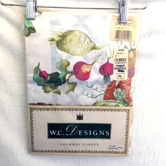 Vintage WC Designs garden oblong tablecloth - Picture 1 of 13